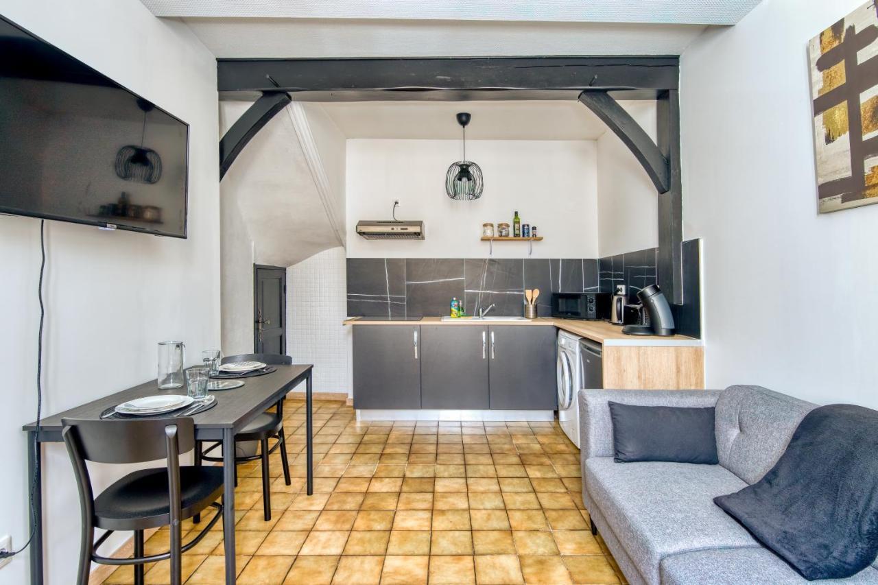 Le Cyrano De Bergerac Apartment Exterior photo